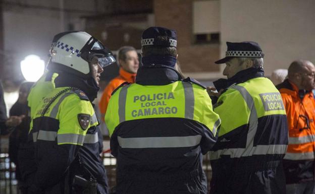 Policías locales de Camargo. 