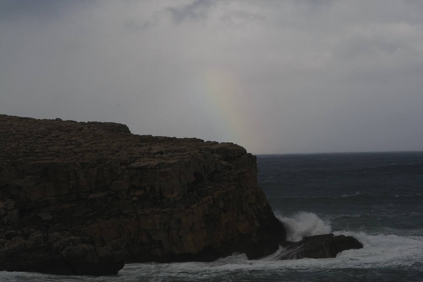 Fotos: La costa cántabra muestra su bravura