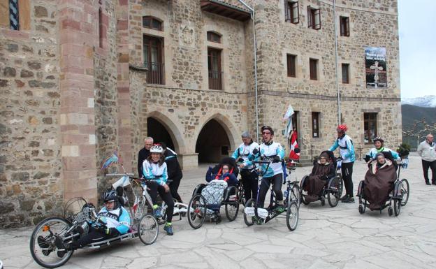 Un grupo de personas con discapacidad de Galicia se gana el jubileo en Santo Toribio