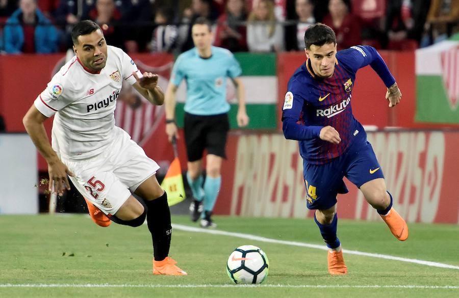 El líder salvó un punto en su visita al Sánchez Pizjuán (2-2) al neutralizar con tantos de Luis Suárez y Messi los goles de Franco Vázquez y Muriel.