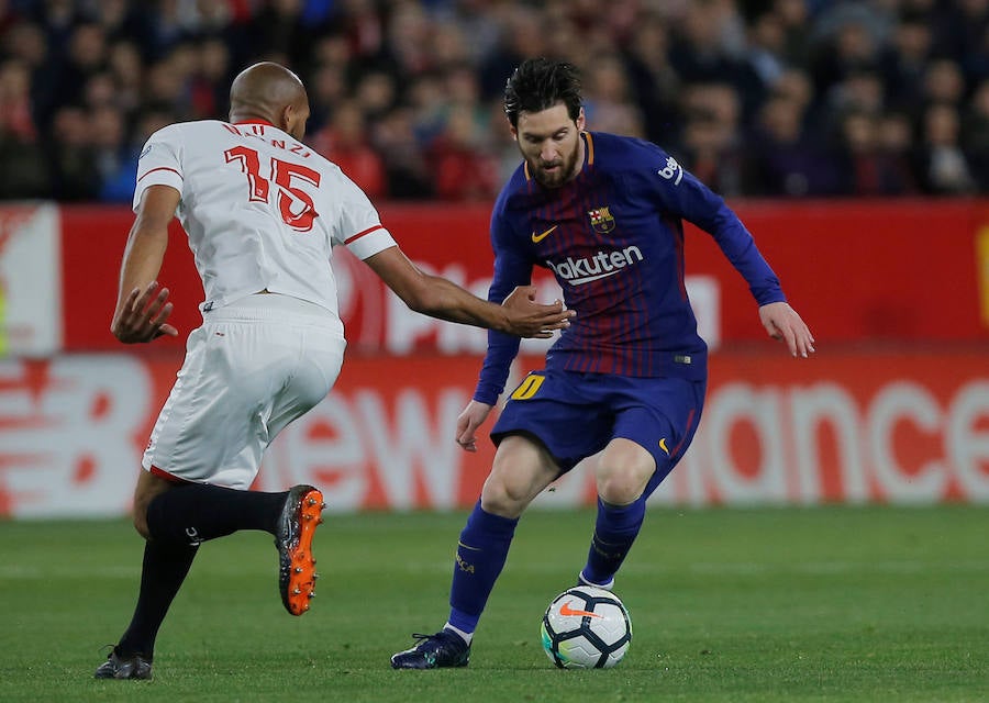 El líder salvó un punto en su visita al Sánchez Pizjuán (2-2) al neutralizar con tantos de Luis Suárez y Messi los goles de Franco Vázquez y Muriel.