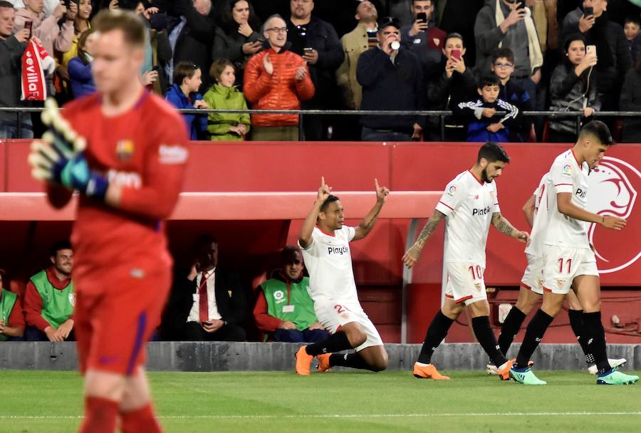 El líder salvó un punto en su visita al Sánchez Pizjuán (2-2) al neutralizar con tantos de Luis Suárez y Messi los goles de Franco Vázquez y Muriel.