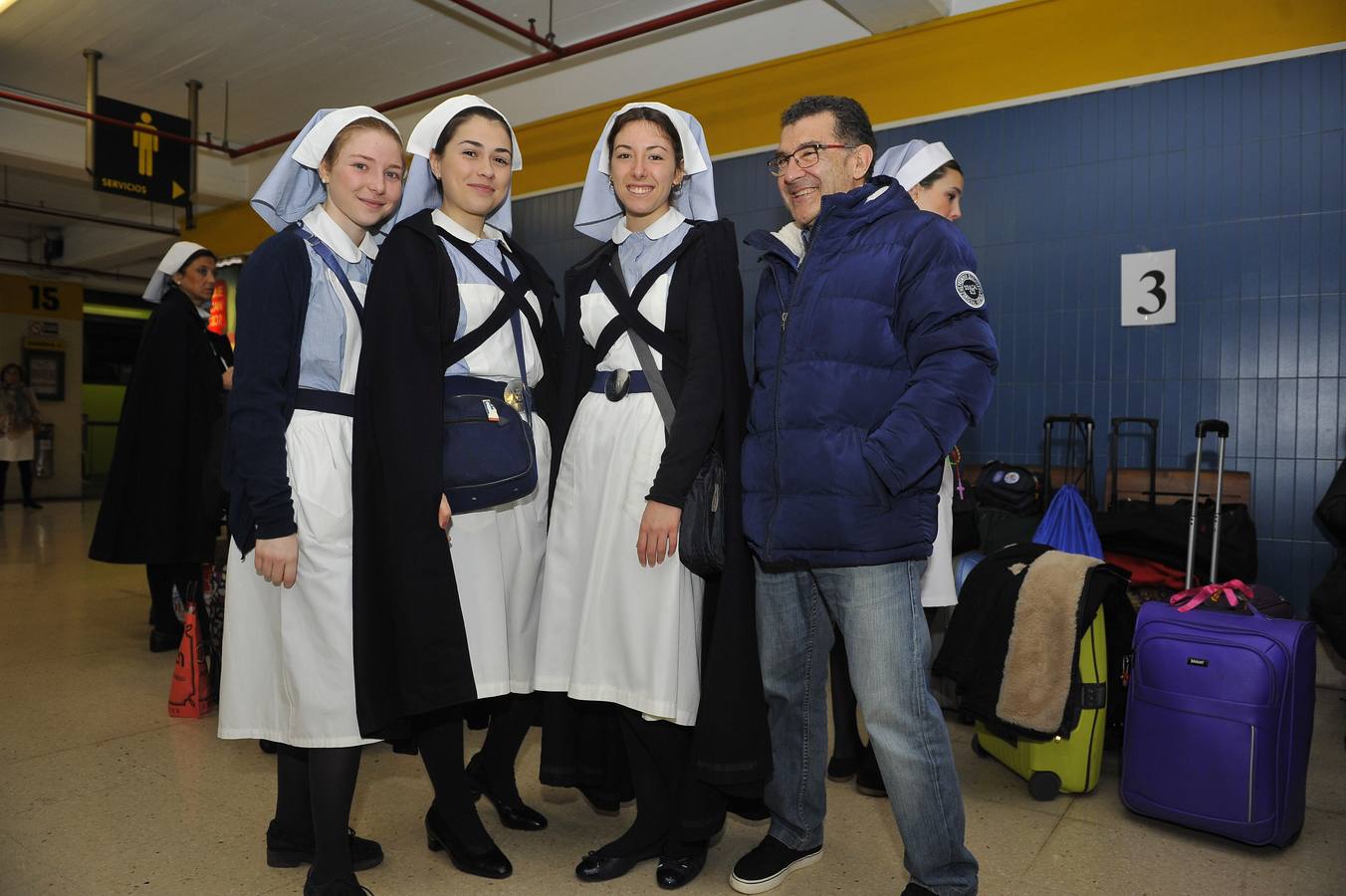 Un total de 475 cántabros participan en la peregrinación anual a Lourdes, desde este lunes hasta el 6 de abril. Entre los viajeros se encuentra, como es tradicional, el obispo de Santander, Manuel Sánchez Monge.