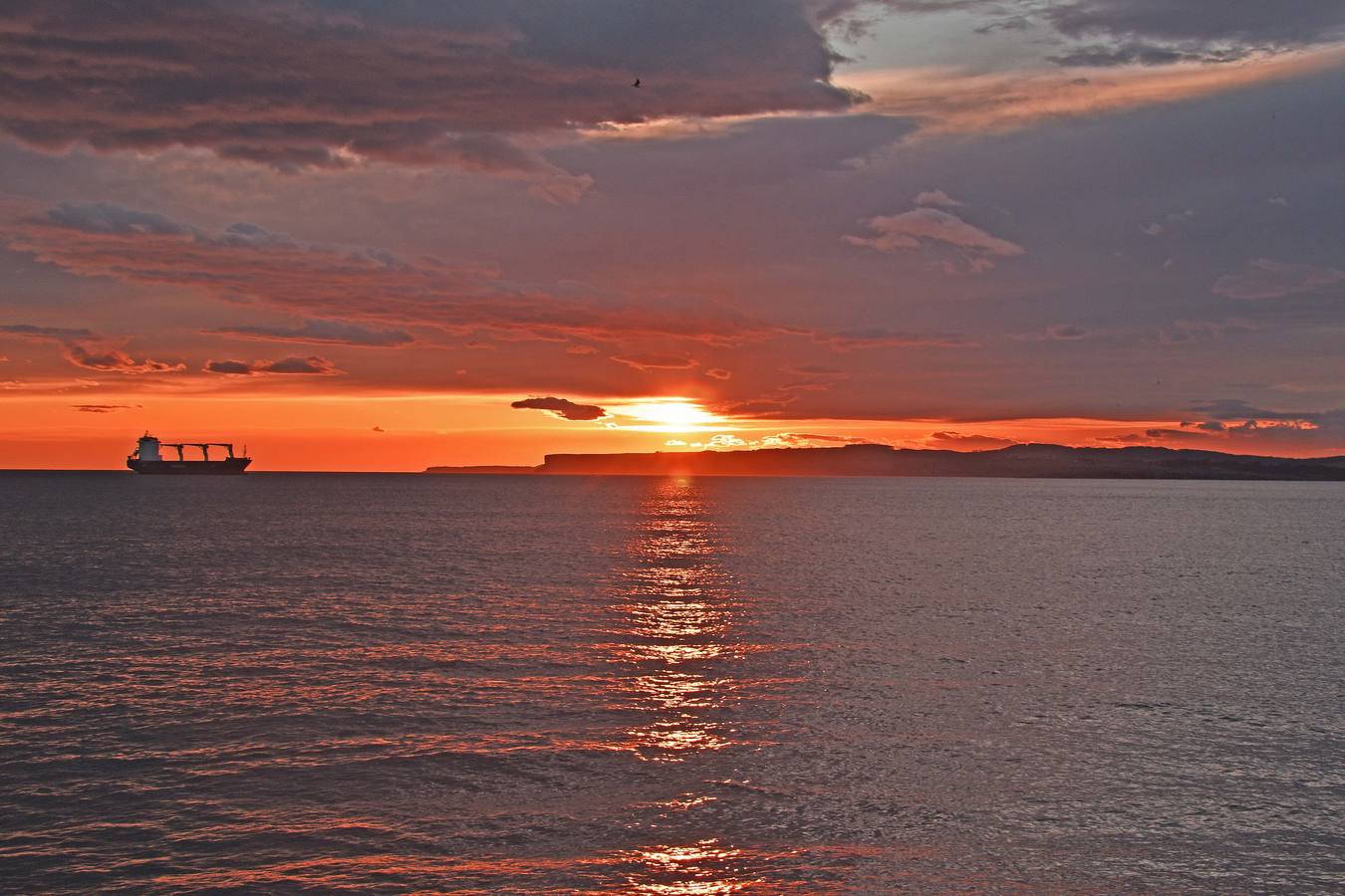 La llegada de la primavera a Cantabria hace olvidar poco a poco el duro invierno de temporales que ha vivido la región.