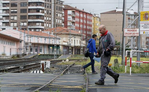 Vías de Feve, a su paso por Torrelavega.