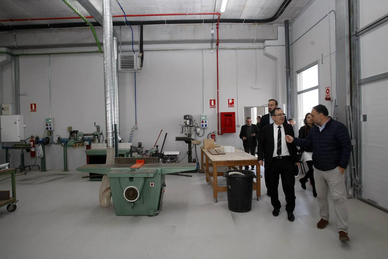 Las nuevas instalaciones están ubicadas en una nave del polígono industrial de Tanos-Viérnoles de unos 1.500 metros, más otros 500 metros cuadrados de aparcamiento, y que han supuesto una inversión de 800.000 euros