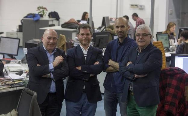Javier Blanco, Javier Campo, Rubén Varona y Wences Rodríguez, este lunes en la redacción de El Diario.
