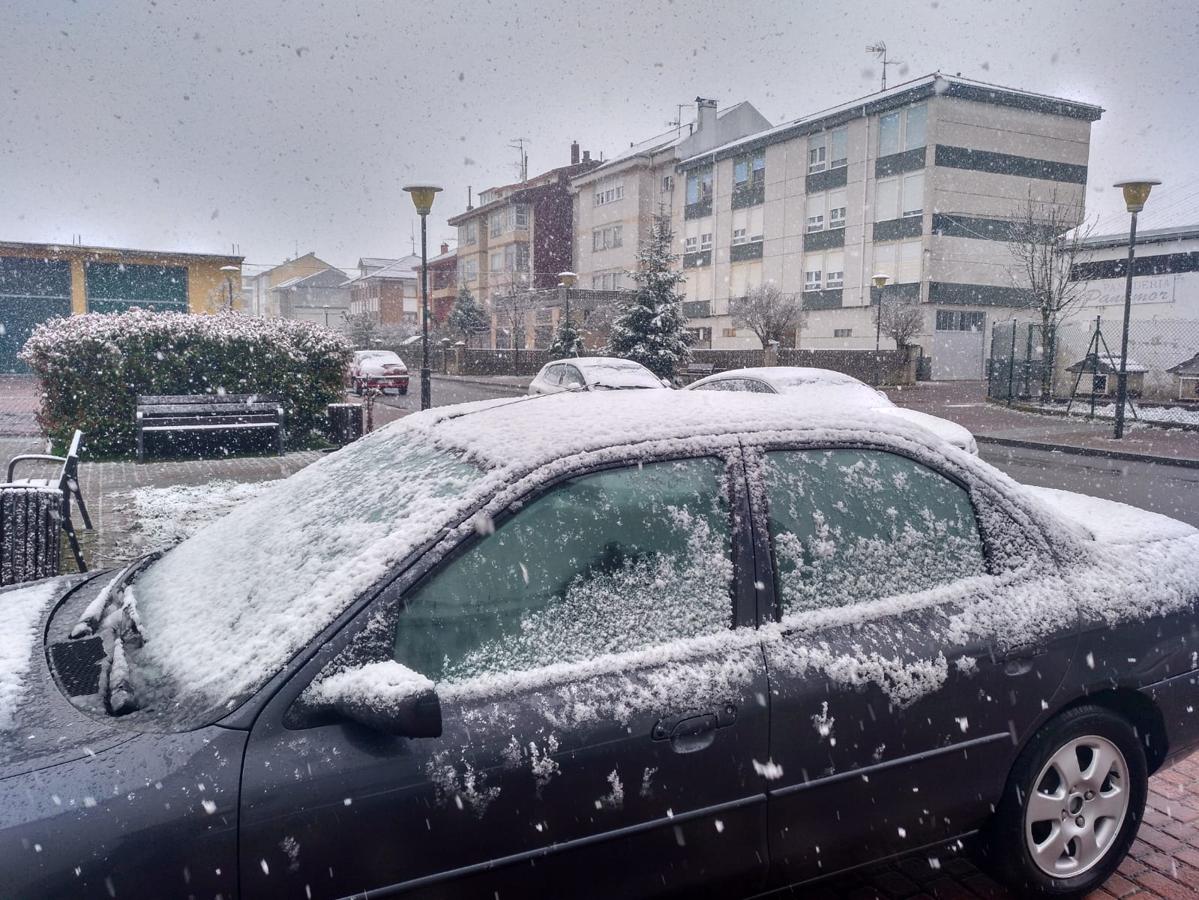Fotos: La nieve regresa a Reinosa