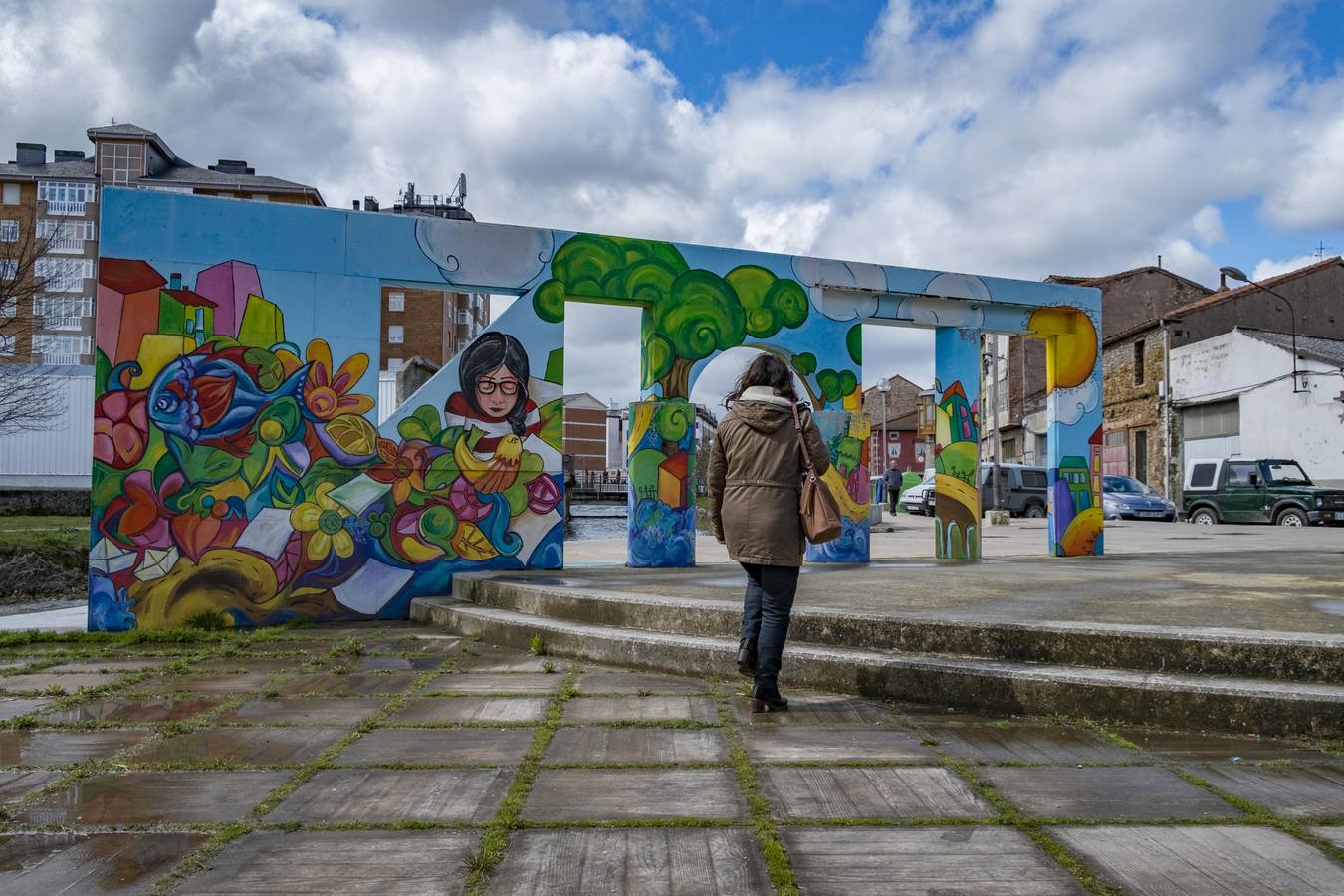 El proyecto de Galería Vertical, el oso de Okuda, los obreros del metal de Ibarrola y las mejoras en los paseis fluviales han convertido esta zona en el principal reclamo turístico de la capital campurriana