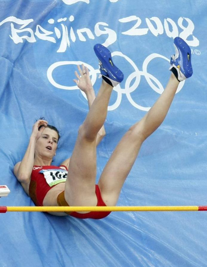 Beitia, tras un salto durante la calificación en los Juegos Olímpicos celebrados en Pekín en 2008.