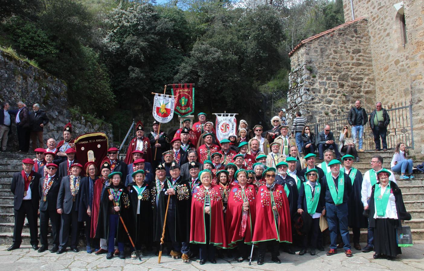 Fotos: Las cofradías gastronómicas de Cantabria ganan el Jubileo