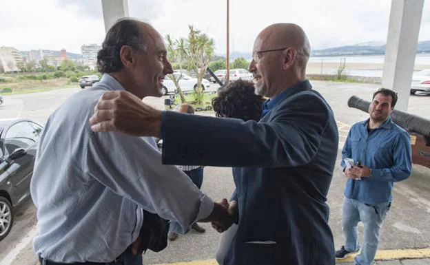 Ramón Arenas e Ignacio Diego, en la comida de los 'dieguistas' que se celebró en Laredo el pasado año.