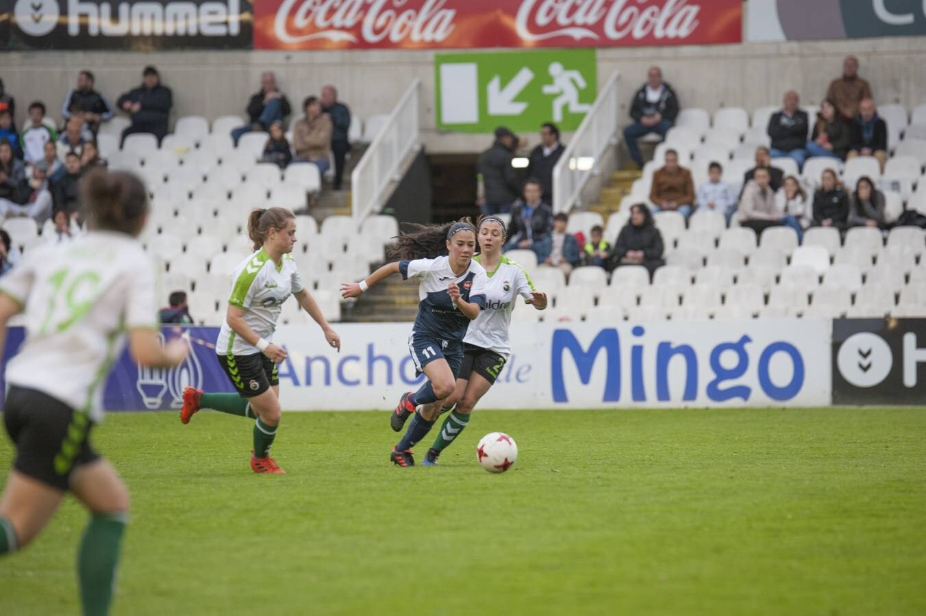 Unos 2.000 espectadores presenciaron un partido histórico, el derbi entre Racing y Monte