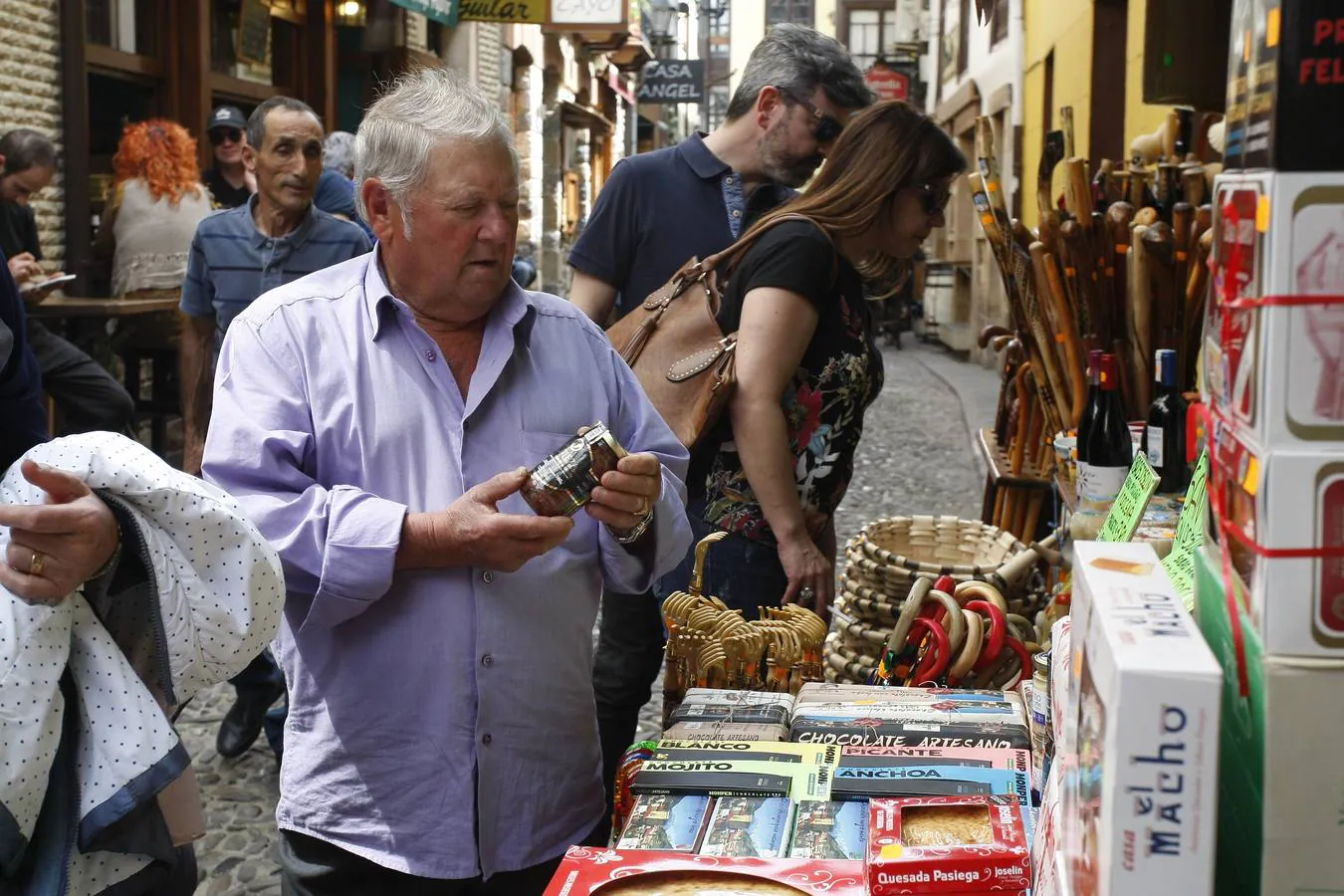 Fotos: Ambiente en Potes en el día previo el cierre de la Puerta del Perdón