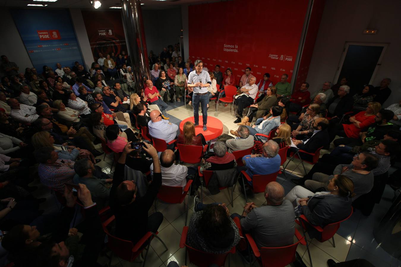 Fotos: Zuloaga presenta en la sede del partido su candidatura a las primarias