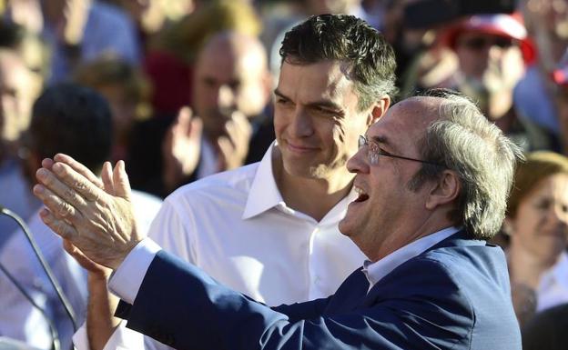 Pedro Sánchez y Ángel Gabilondo.