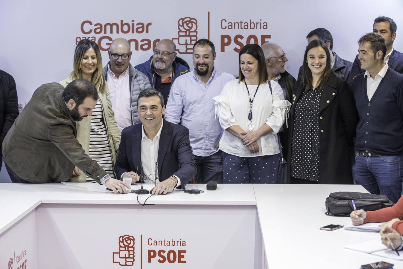 Fotos: Ricardo Cortés presenta su candidatura a las Primarias del PSOE en Cantabria