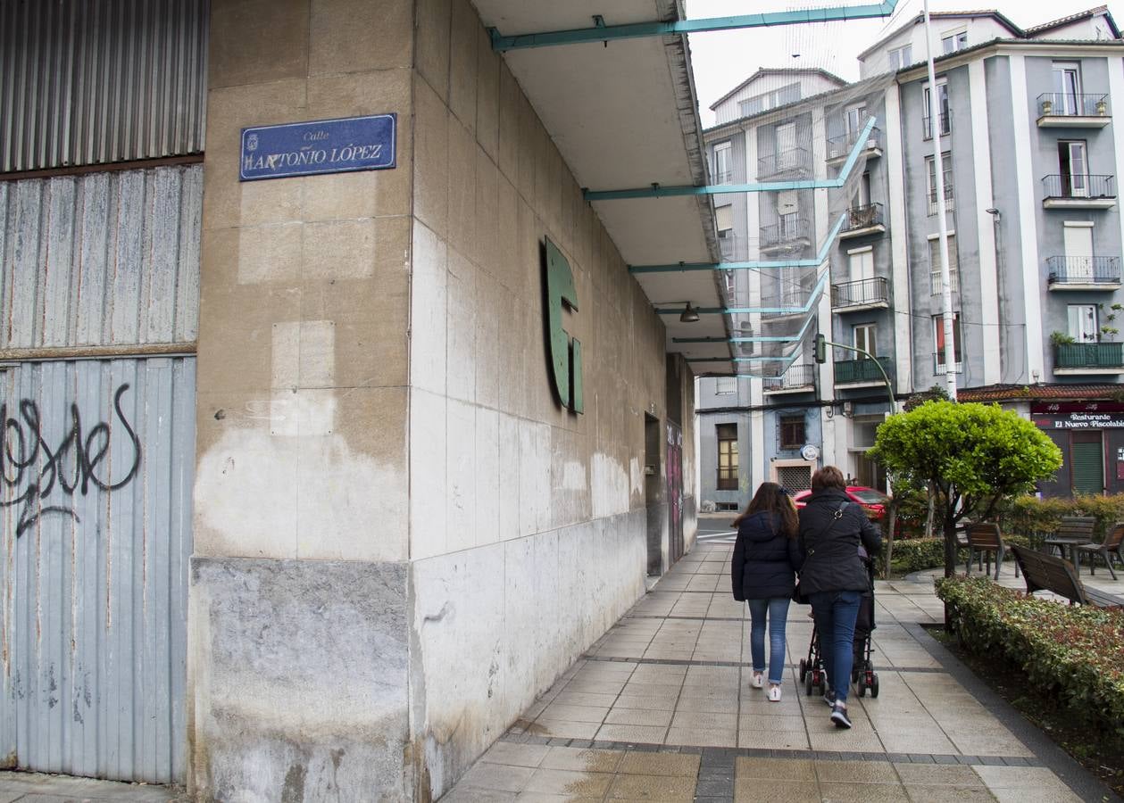 El Ayuntamiento de Santander ha concluido las obras del nuevo archivo catastral de la ciudad, ubicado en el antiguo edificio de Tabacalera, en el que ha invertido 245.000 euros para trasladar los documentos y liberar su ubicación actual en el barrio de La Florida, que acogerá una biblioteca municipal.