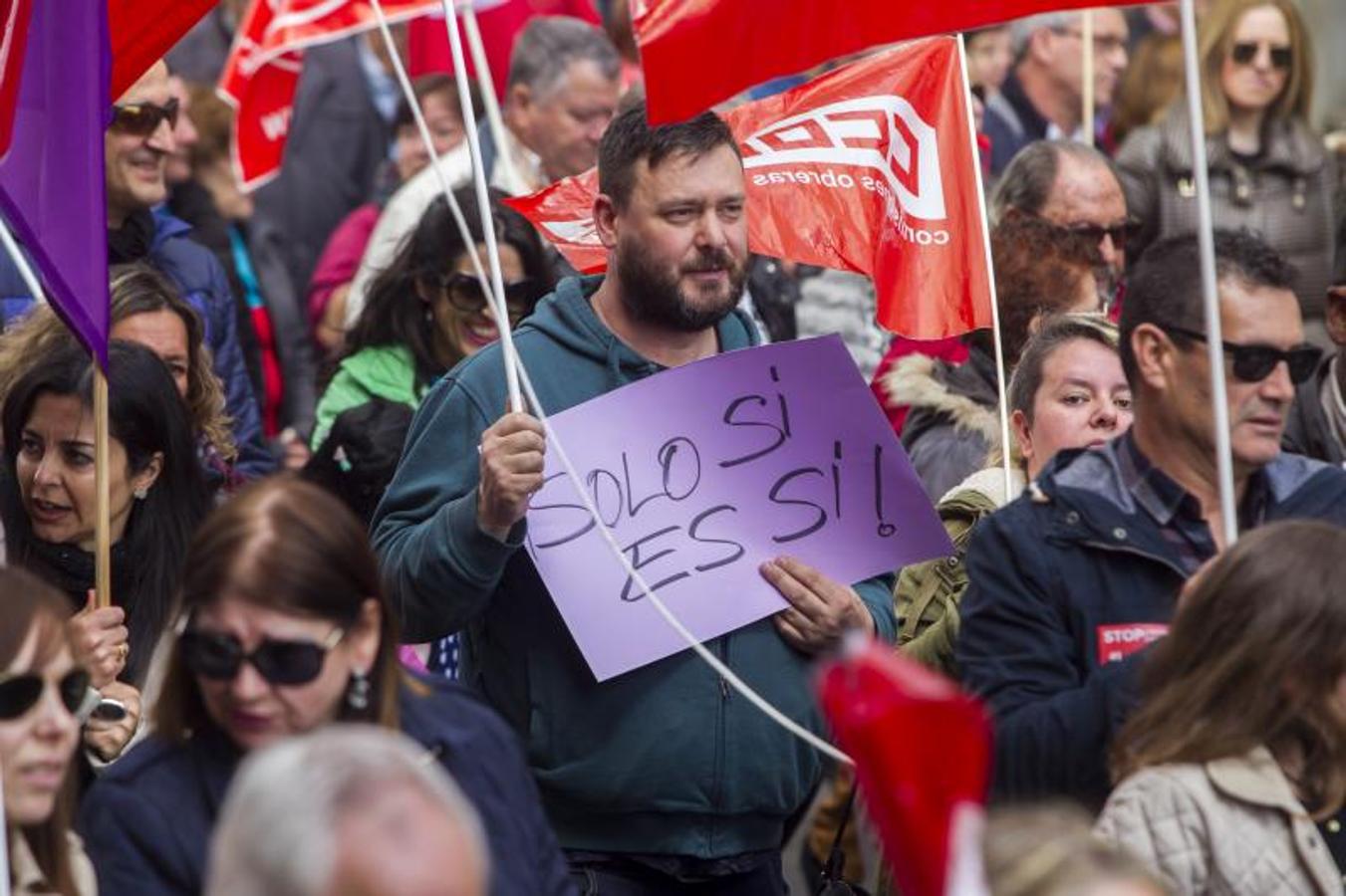 Fotos: Manifestación del Primero de Mayo en Santander