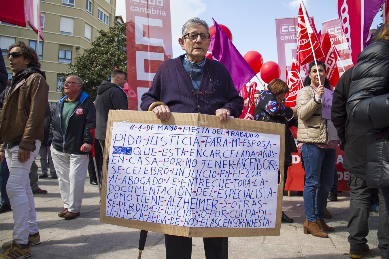 Fotos: Miles de personas participan en la manifestación del 1 de mayo en Santander