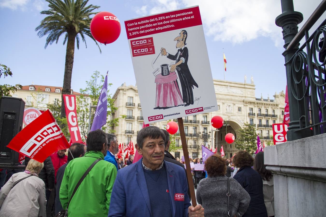 Fotos: Miles de personas participan en la manifestación del 1 de mayo en Santander