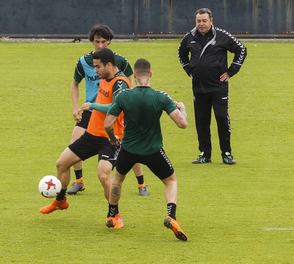 Fotos: El Racing prepara el partido contra la Real Sociedad B