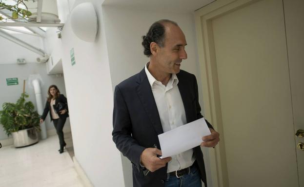 Ignacio Diego, en el Parlamento de Cantabria. 