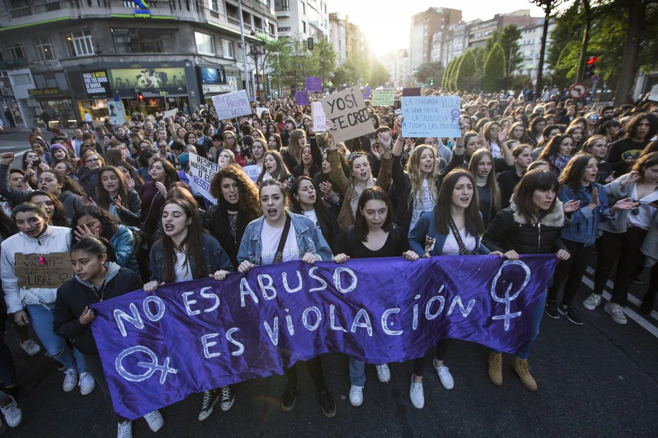Fotos: Manifestación contra la sentencia de &#039;La Manada&#039; en Santander