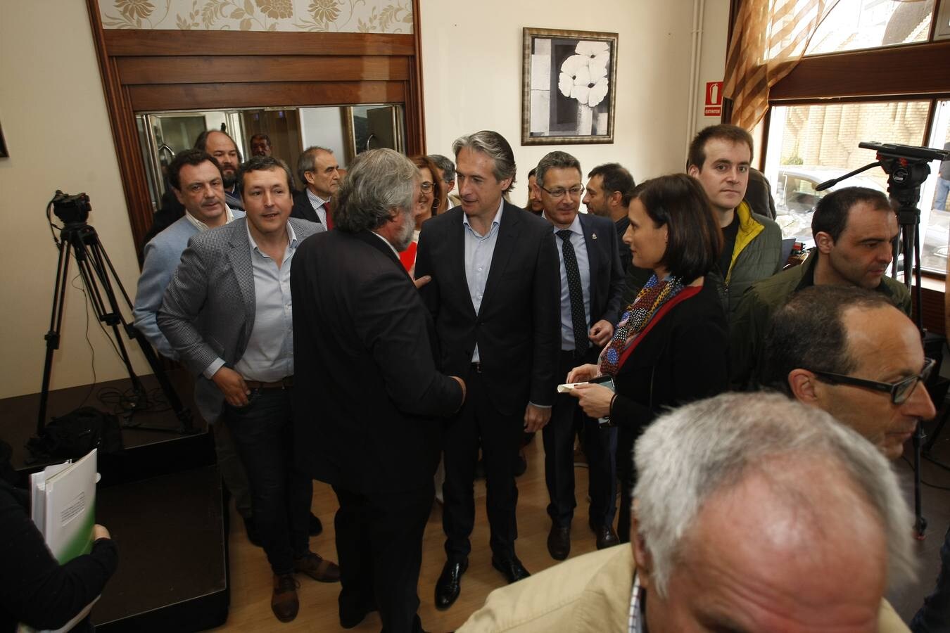 Fotos: El ministro De la Serna presenta el estudio informativo del tramo Aguilar-Reinosa de la línea de Alta Velocidad a Cantabria