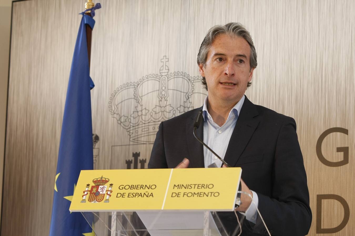 Fotos: El ministro De la Serna presenta el estudio informativo del tramo Aguilar-Reinosa de la línea de Alta Velocidad a Cantabria