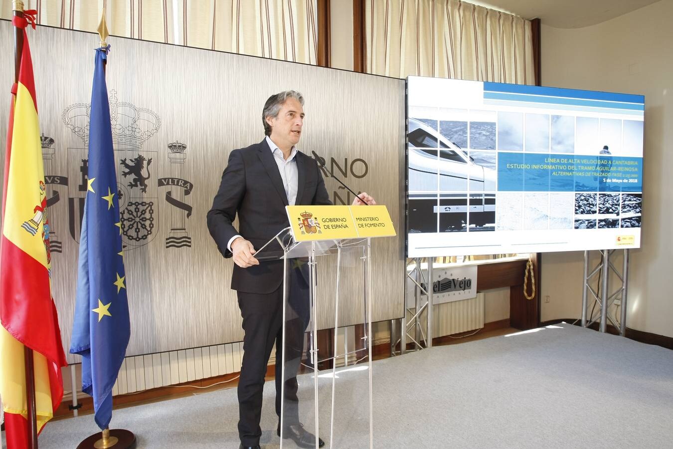 Fotos: El ministro De la Serna presenta el estudio informativo del tramo Aguilar-Reinosa de la línea de Alta Velocidad a Cantabria