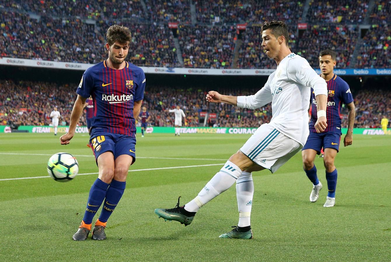 Barcelona y Real Madrid empataron (2-2) en el clásico disputado en el Camp Nou, un partido vibrante en el que hubo goles, emoción, tensión y mucha polémica. 