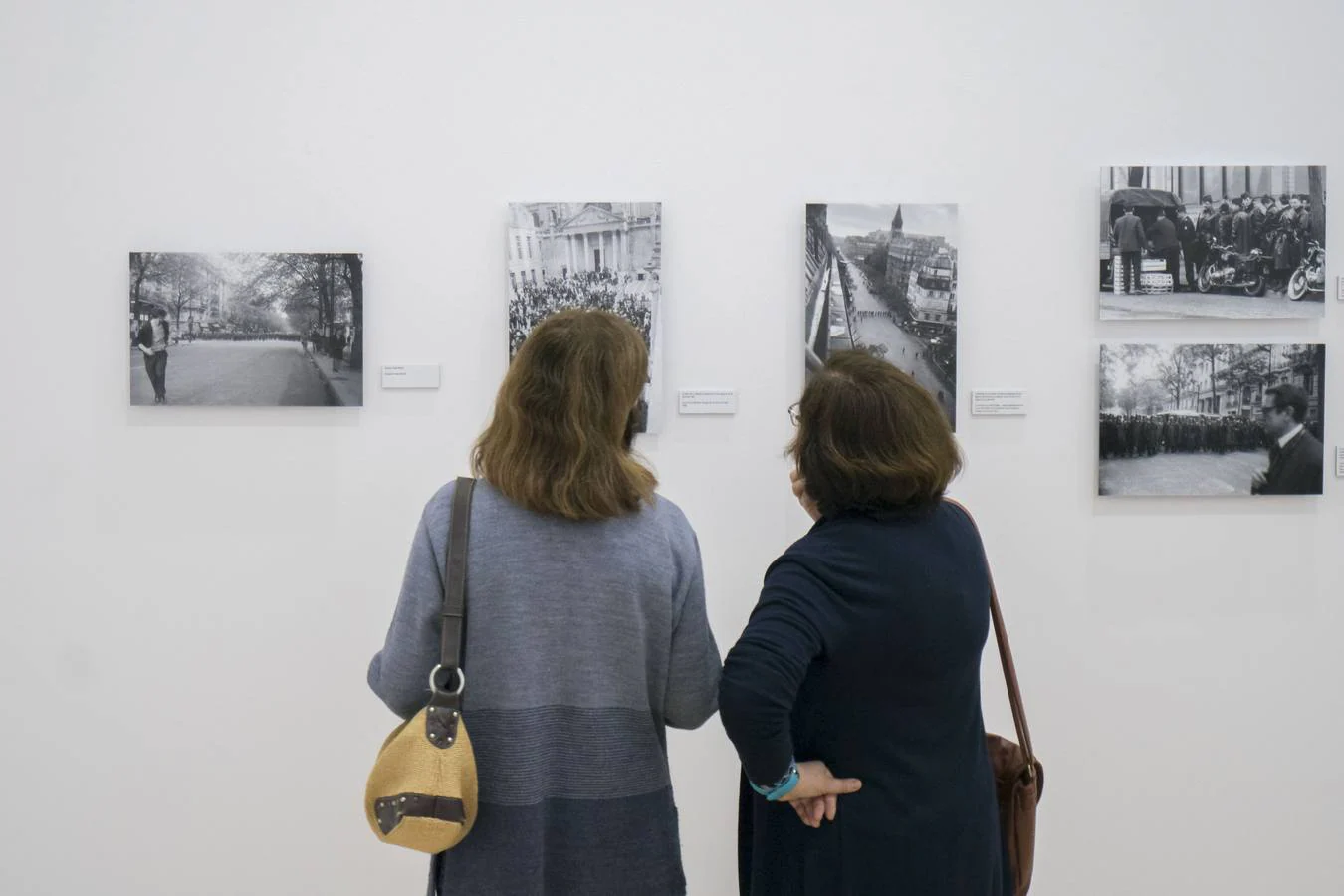 Fotos: Imágenes de la muestra sobre el Mayo del 68 de la Biblioteca Central de Cantabria