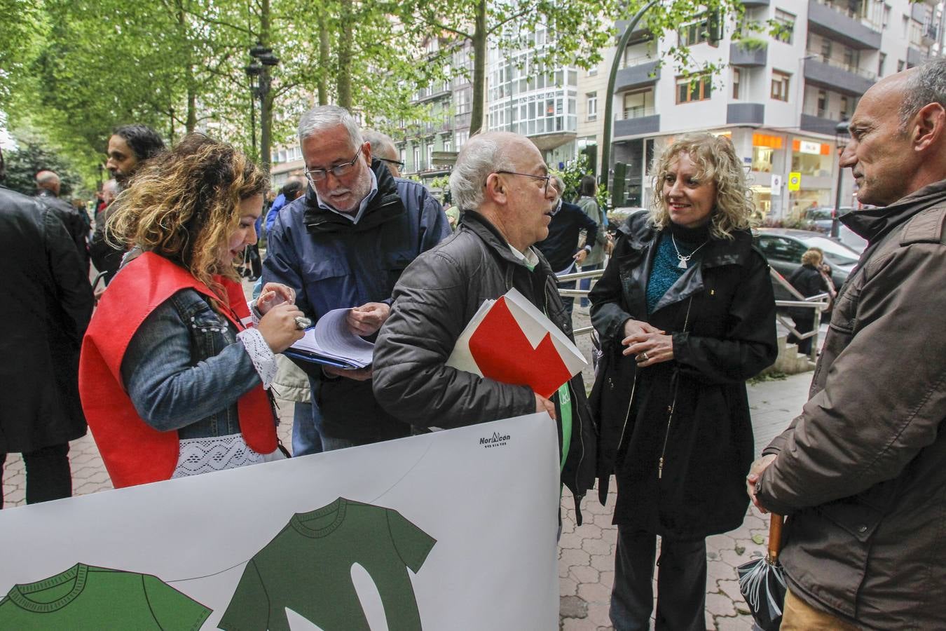 Fotos: 400 personas se manifiestan en Santander contra la Lomce y los recortes