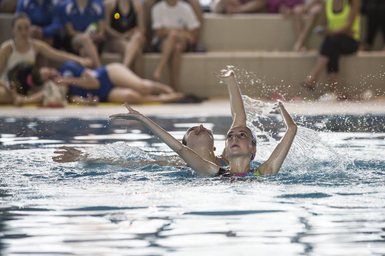 Las piscinas de Cross de Maliano reúnen a 140 sincronistas de toda España