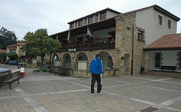 El Ayuntamiento de Alfoz de Lloredo. 