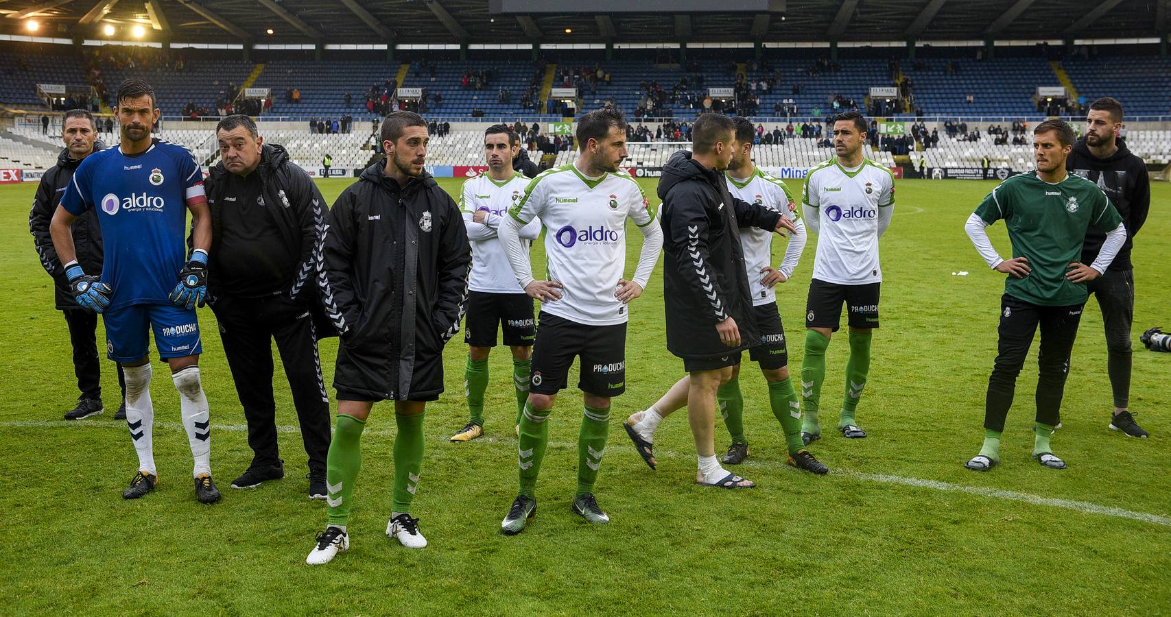 El Racing termina la peor temporada de su historia con un derrota por dos goles a cero ante el Real Unión