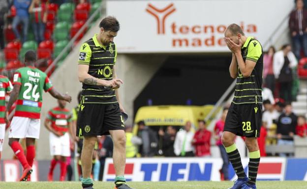 Coates y Bas Dost, tras la derrota que sufrió el Sporting de Portugal el pasado domingo. 