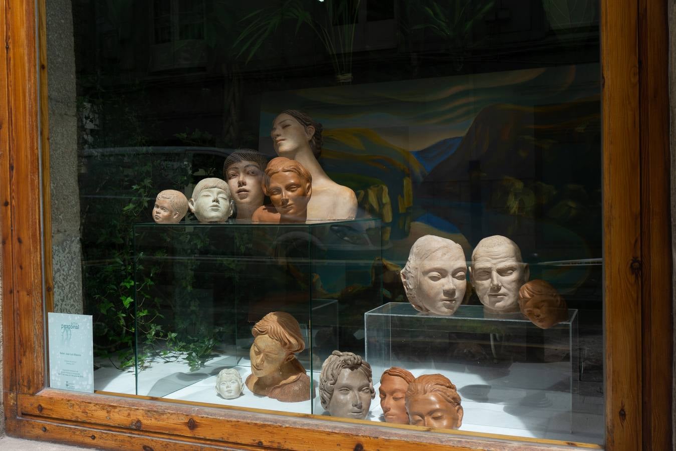 TIENDA: Ciriaco, c/ Daoiz y Velarde ARTISTA: José Luis Mazarío