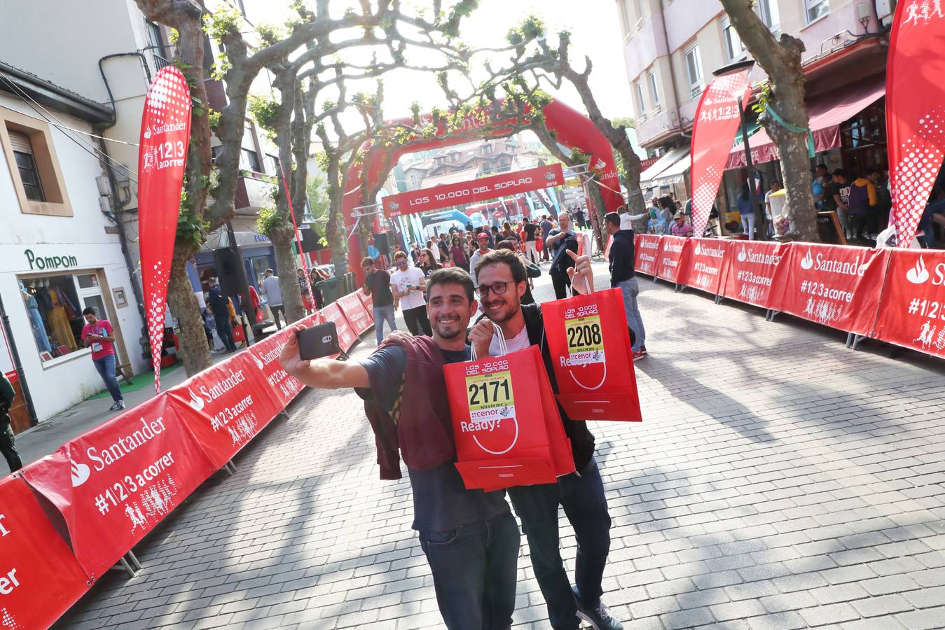 Miles de personas toman Cabezón de la Sal a la espera de que esta noche arranquen las pruebas más duras de Los 10.000 del Soplao