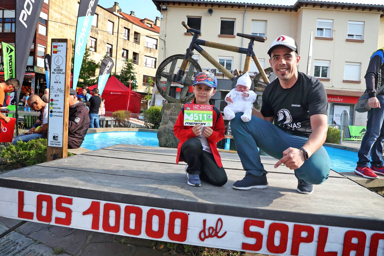 Miles de personas toman Cabezón de la Sal a la espera de que esta noche arranquen las pruebas más duras de Los 10.000 del Soplao