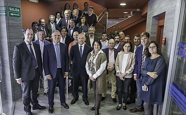 Vidal de la Peña (primera fila, segundo por la izquierda) durante la asamblea de la CEOE del pasado 11 de mayo. 