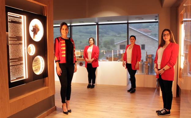 Museo:Laura Riva, Leticia Riancho, Mercedes Casuso y Beatriz Peña. 