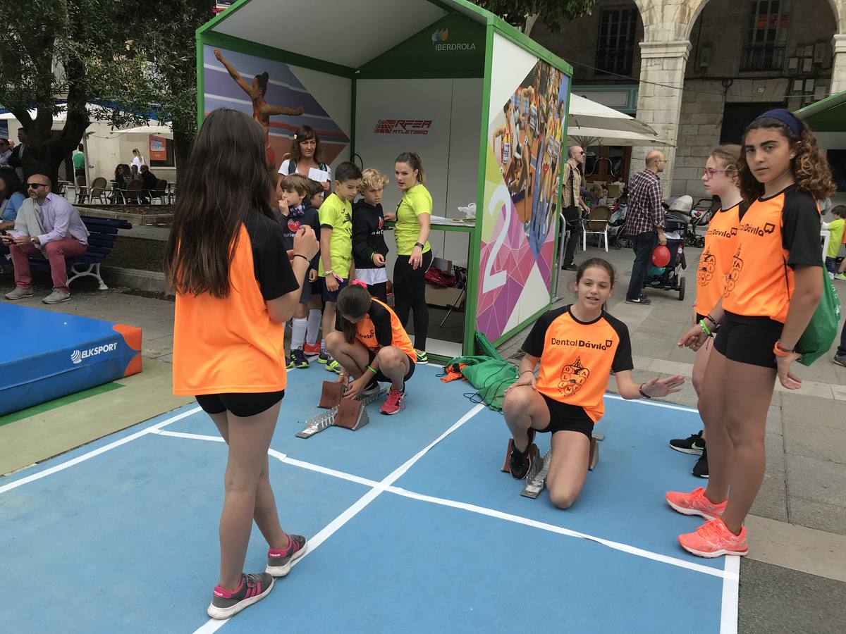 Cientos de personas han participado este fin de semana de la iniciativa Tour Mujer, Salud y Deporte en la que 15 federaciones deportivas, apoyadas por algunas de sus mejores deportistas, en qué consisten y cómo se entrenan sus deportes. 