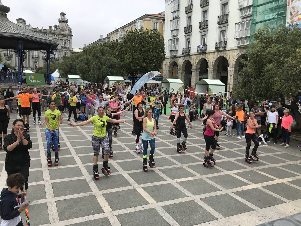 Cientos de personas han participado este fin de semana de la iniciativa Tour Mujer, Salud y Deporte en la que 15 federaciones deportivas, apoyadas por algunas de sus mejores deportistas, en qué consisten y cómo se entrenan sus deportes. 