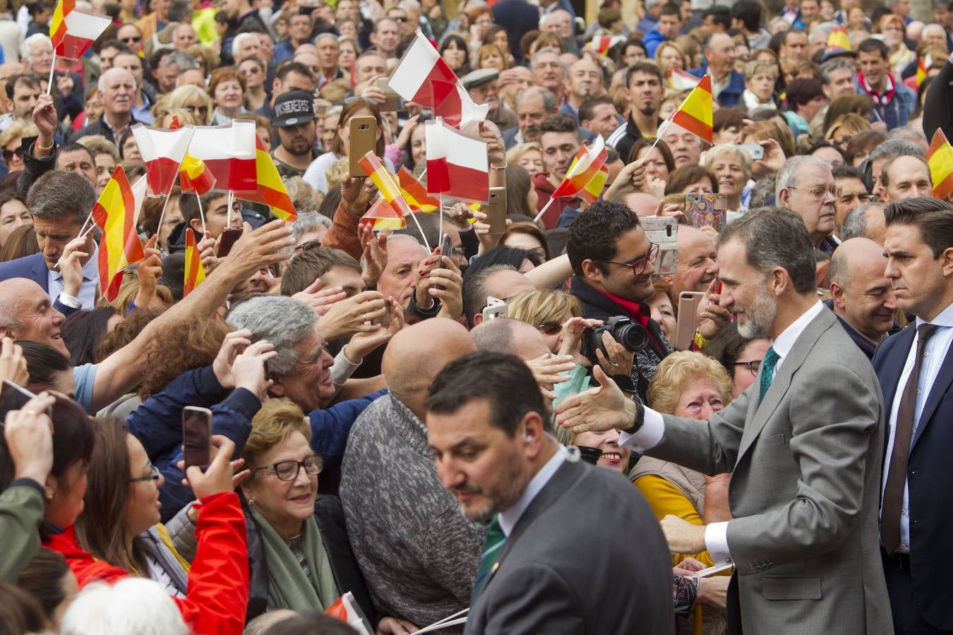 Fotos: Visita del Rey Felipe VI a Reinosa