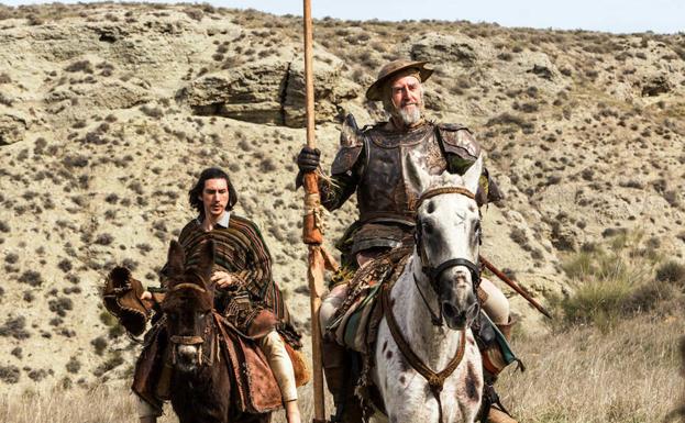 Jonathan Pryce y Adam Driver son los protagonistas de 'El hombre que mató a Don Quijote' (2018).