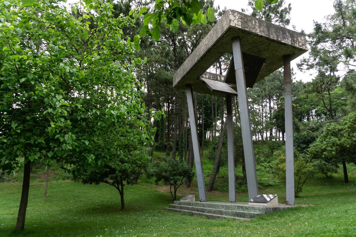 Monumento a la Libertad de Expresión realizado por Victor González en 1989.