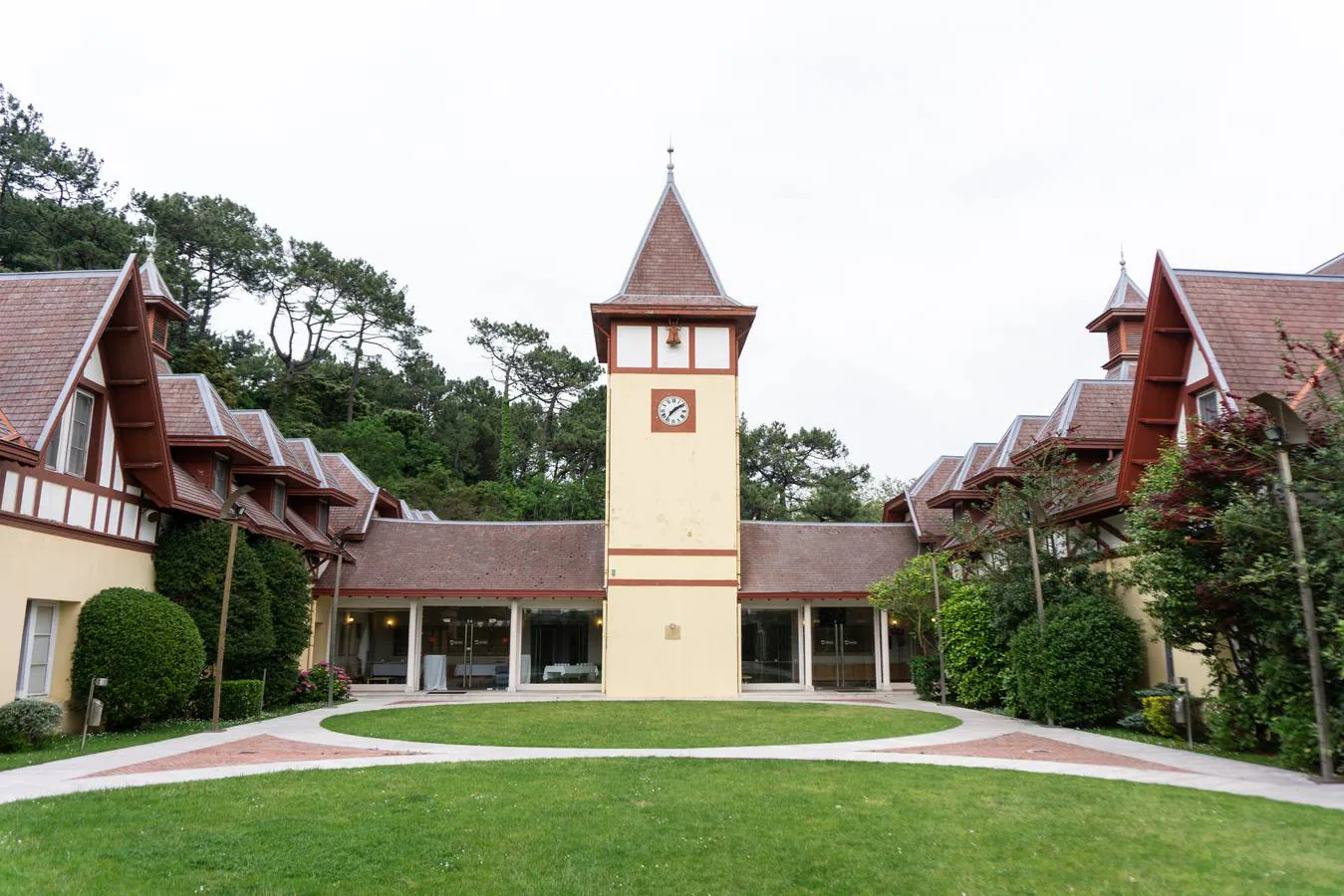 Caballerizas, construidas en 1915 para albergar cuadras, pajares y cocheras.