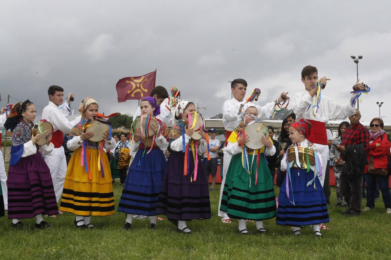 El recinto del Palacio de la Magdalena de Santander ha acogido la 41ª edición del Día Infantil de Cantabria.